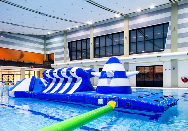 Adventure run Blauw-Wit 10m waterstormbaan