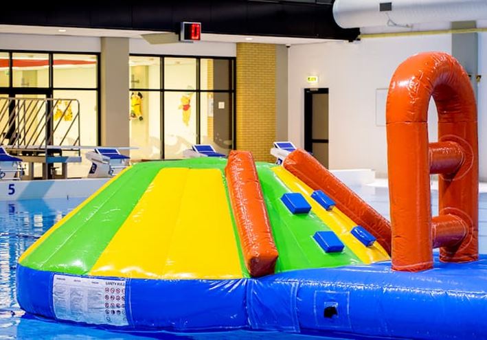 Dolfijnslide waterstormbaan